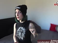 Bewerbung um ein WG- Zimmer mit heißer Studentin Lou Nesbit